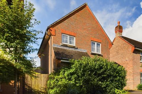 1 Jarvis Fields, Bursledon, Southampton, SO31 8AF