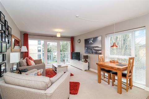 2 bedroom flat for sale - Basildon Court, Nash Mills, Hemel Hempstead, Herts, HP3