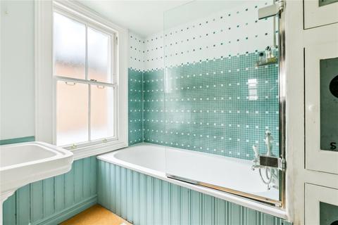 114 Ramsden Road, London, SW12 8RB