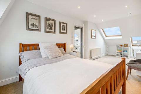 114 Ramsden Road, London, SW12 8RB