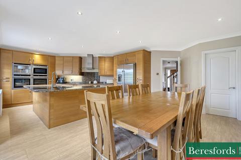 4 bedroom detached house for sale, Oakwood Avenue, Hutton, CM13