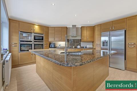 4 bedroom detached house for sale, Oakwood Avenue, Hutton, CM13