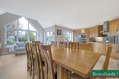 4 bedroom detached house for sale, Oakwood Avenue, Hutton, CM13