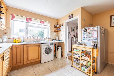 3 bedroom semi-detached house for sale, Finchdale Close, Carterton, Oxfordshire, OX18