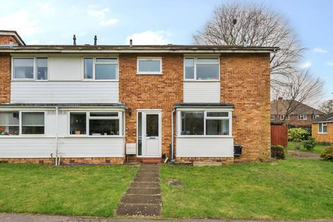 21 Bladon Close, Guildford, GU1 1TY
