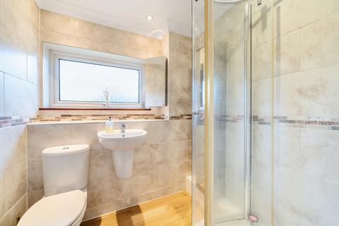 21 Bladon Close, Guildford, GU1 1TY