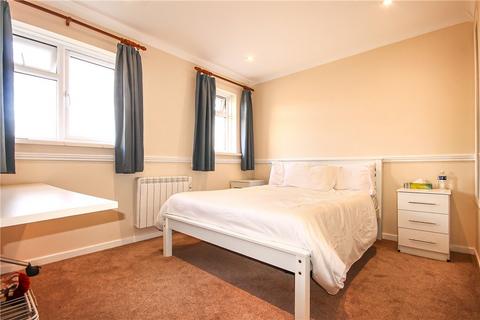 undefined, Meadowbrook Close, Colnbrook, Slough, Berkshire, SL3