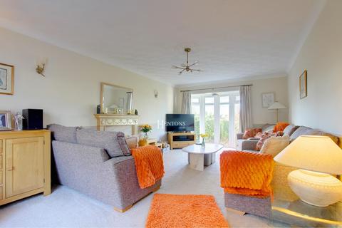 5 bedroom detached house for sale, Winnipeg Drive, Lakeside, Cardiff