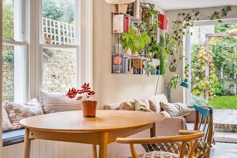 62 Howson Road, London, SE4 2AT