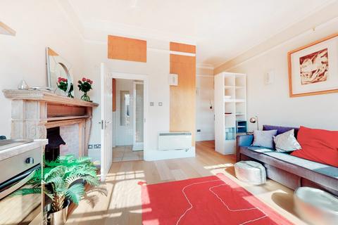 1 bedroom flat for sale, Mapesbury Road, London NW2