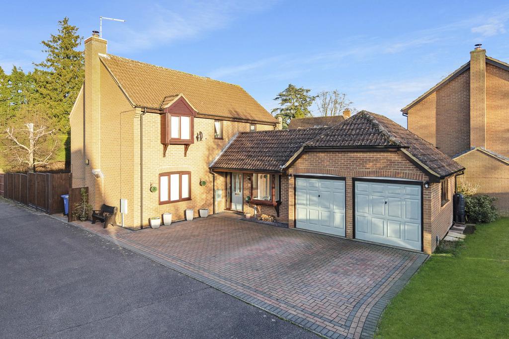 Constable Drive, Barton Seagrave, NN15 4 bed detached house for sale