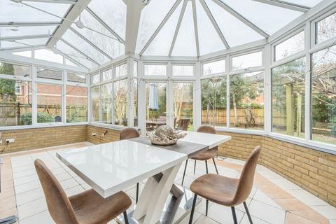 2 West Parkside, Warlingham, CR6 9PT