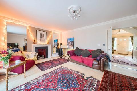 2 West Parkside, Warlingham, CR6 9PT