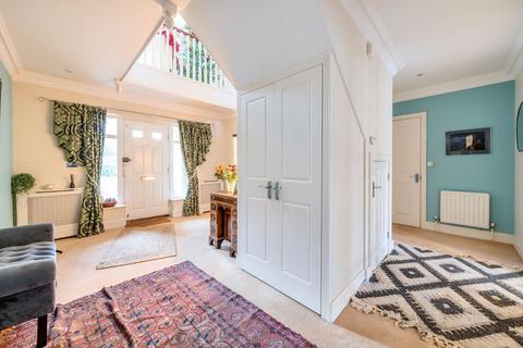 2 West Parkside, Warlingham, CR6 9PT
