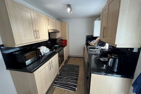 63 Abbey Road, Northampton, NN4 8EY