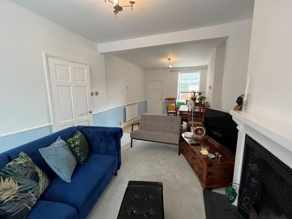 Lounge/dining room