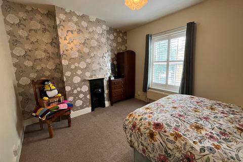 63 Abbey Road, Northampton, NN4 8EY