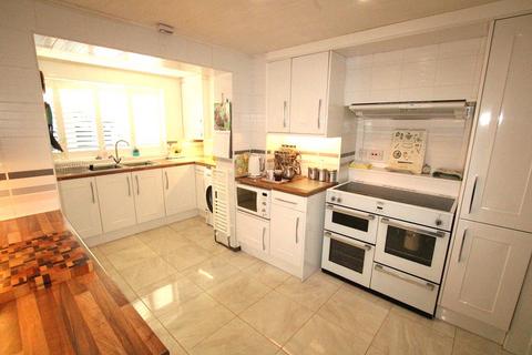 3 bedroom detached house for sale, By The Wood, Watford WD19