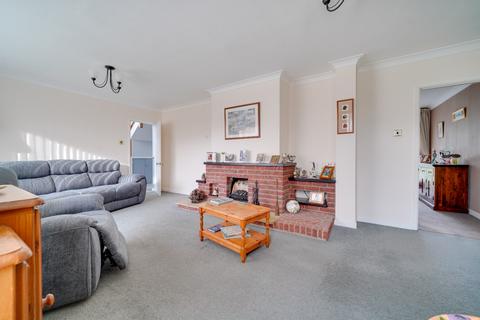 15 Beldams, Needingworth, St Ives, PE27 4TY