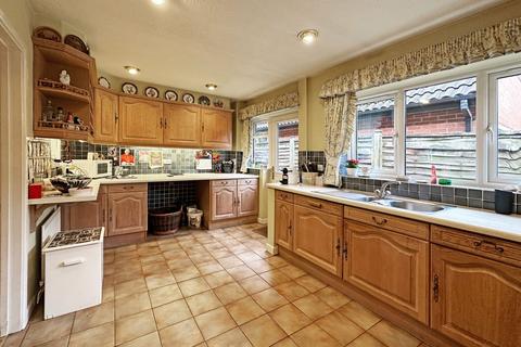 4 bedroom detached house for sale, Arden Vale Road, Knowle, B93