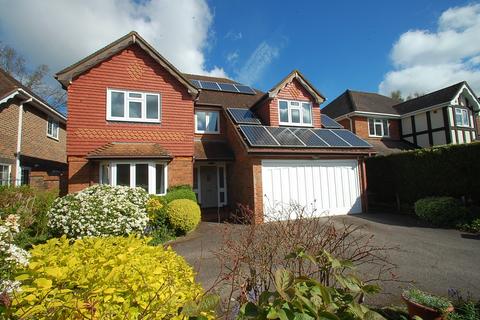 5 bedroom detached house for sale, Denham Walk, Chalfont St. Peter, Gerrards Cross, SL9