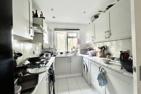 1 bedroom in a flat share to rent - Camden Court, 17 Rousden Street, London, NW1