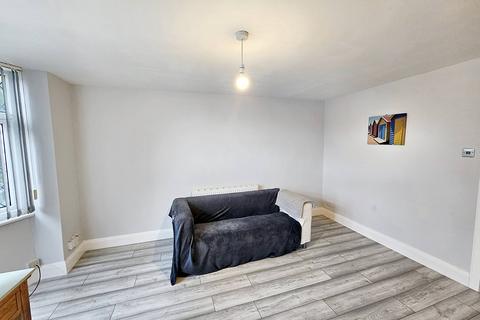 2 bedroom flat for sale - Parkwood Road, Bournemouth BH5