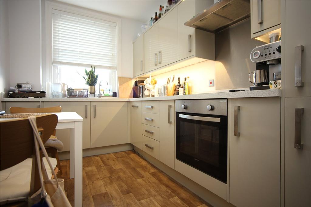 St. Place, Cheltenham... 1 bed apartment to rent £975 pcm (£225 pw)
