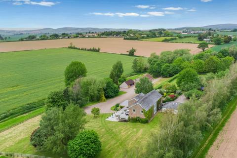 6 bedroom country house for sale, Little Peterstow Barn