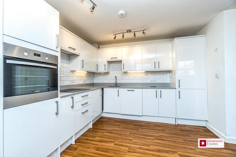 3 bedroom flat to rent, Median Road, Lower Clapton, Hackney, E5