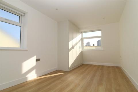 2 bedroom apartment to rent, Kidderminster Road, Croydon, CR0