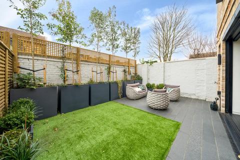 3 bedroom semi-detached house for sale, Wingfield Mews, Peckham