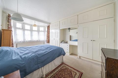 18 Highdown, Worcester Park, KT4 7HZ