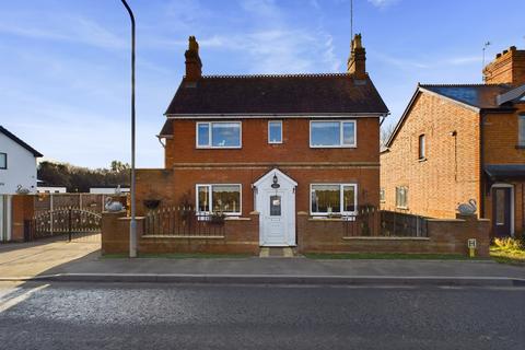 3 bedroom detached house for sale, Allens Hill, Pinvin, Pershore, Worcestershire, WR10