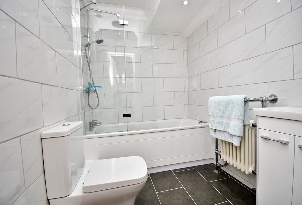 En Suite Bathroom