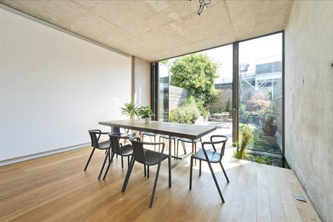 40 Frithville Gardens, London, W12 7JN