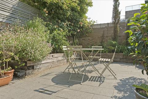 40 Frithville Gardens, London, W12 7JN