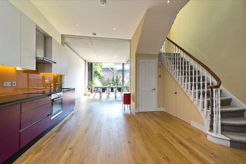 40 Frithville Gardens, London, W12 7JN