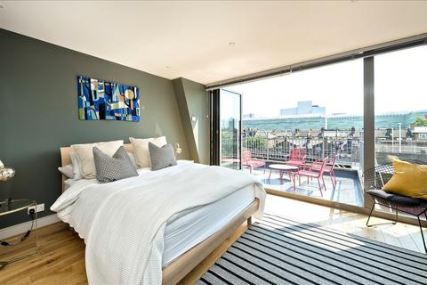 40 Frithville Gardens, London, W12 7JN