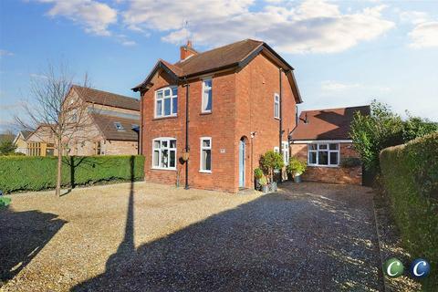 4 bedroom detached house for sale - Fortescue Lane, Rugeley, WS15 2AE