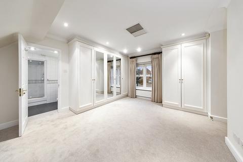 4 bedroom end of terrace house for sale, Pemberton Place, Esher, KT10