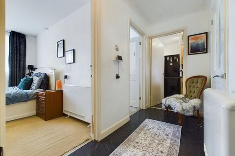 1 bedroom ground floor flat for sale, Sylvan Road