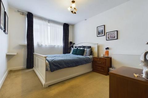 1 bedroom ground floor flat for sale, Sylvan Road