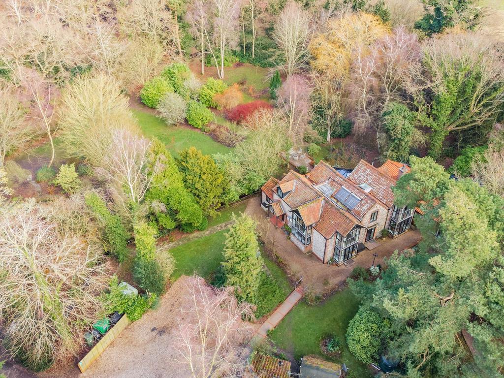 School Road, Aylmerton, NR11 5 bed detached house for sale £850,000