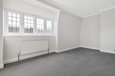 4 bedroom terraced house to rent - Dickson Road London SE9