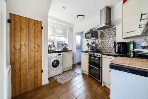 73 Greenfields Road, Reading, RG2 8SG