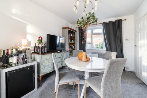 73 Greenfields Road, Reading, RG2 8SG