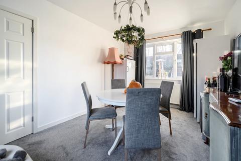 73 Greenfields Road, Reading, RG2 8SG