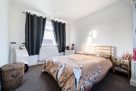 73 Greenfields Road, Reading, RG2 8SG