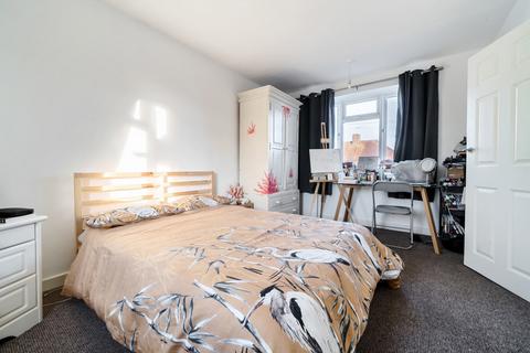 73 Greenfields Road, Reading, RG2 8SG